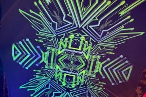 UV-Reactive Psychedelic Decoration Stage Design Geometric Wave Small